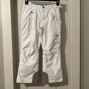 The North Face girl’s white ski pants Sz M